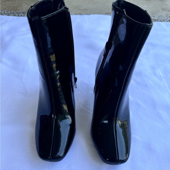 Black heel boots - Picture 2 of 4